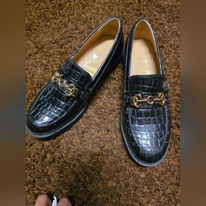Black Croc-Embossed Women's Leather Loafers with Gold Chain Accent